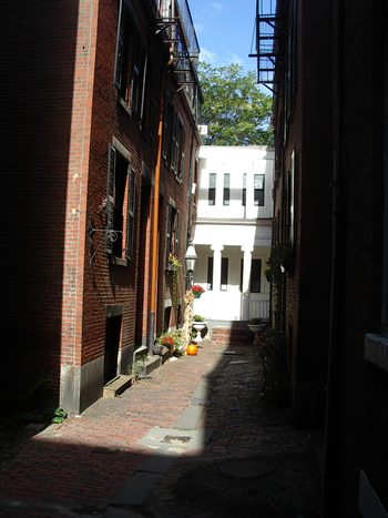 photo of a allyway in Beacon hill with pumpkins
